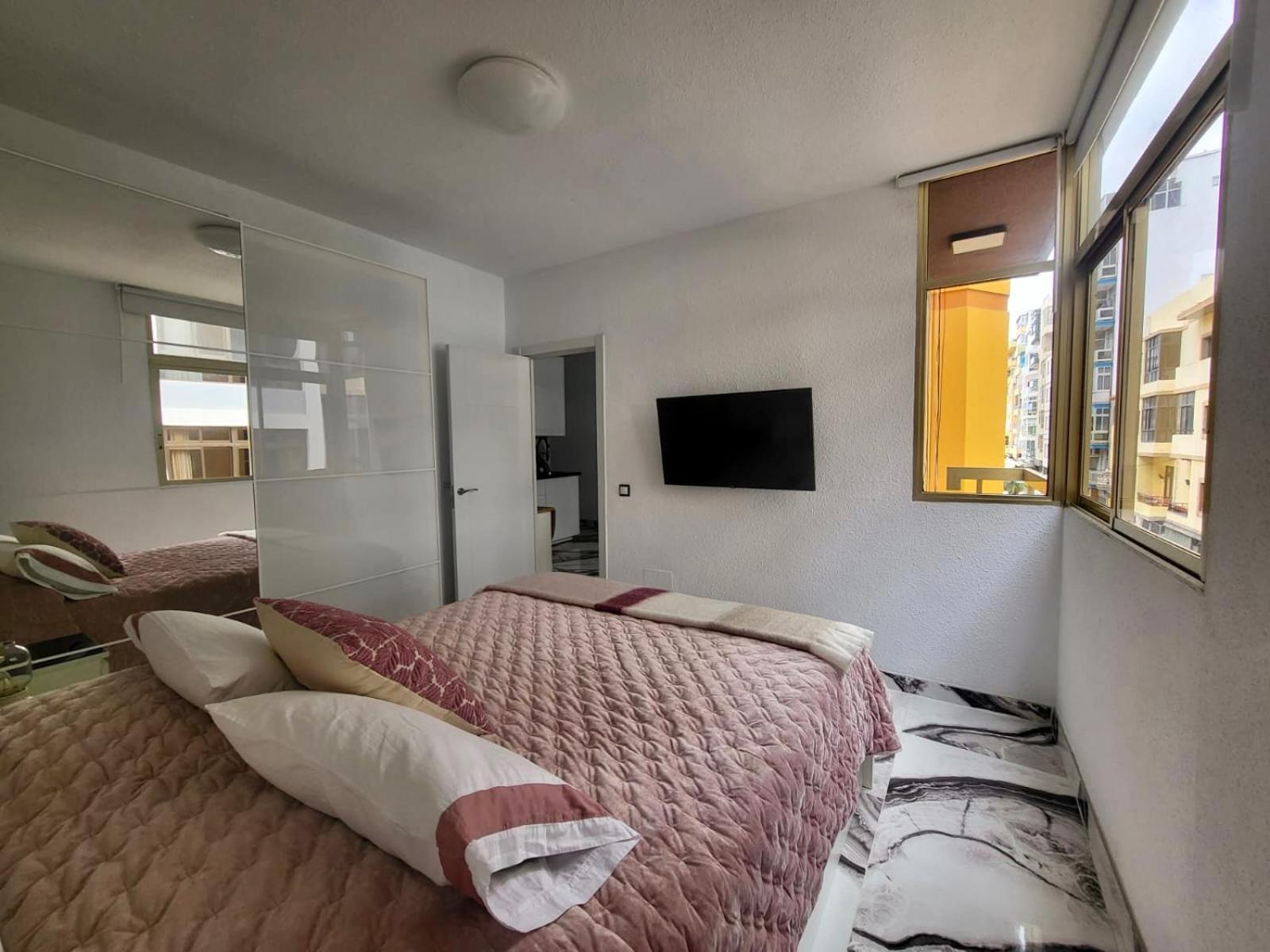 2 Bedrooms Flat + Balcony + Parking At Las Canteras Beach Las Palmas de Gran Canárias Exterior foto